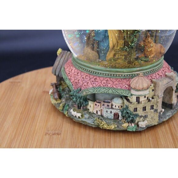 Grandeur Noel Illuminated Musical Water Globe With Revolving Base Collectors Ed - Picture 14 of 16